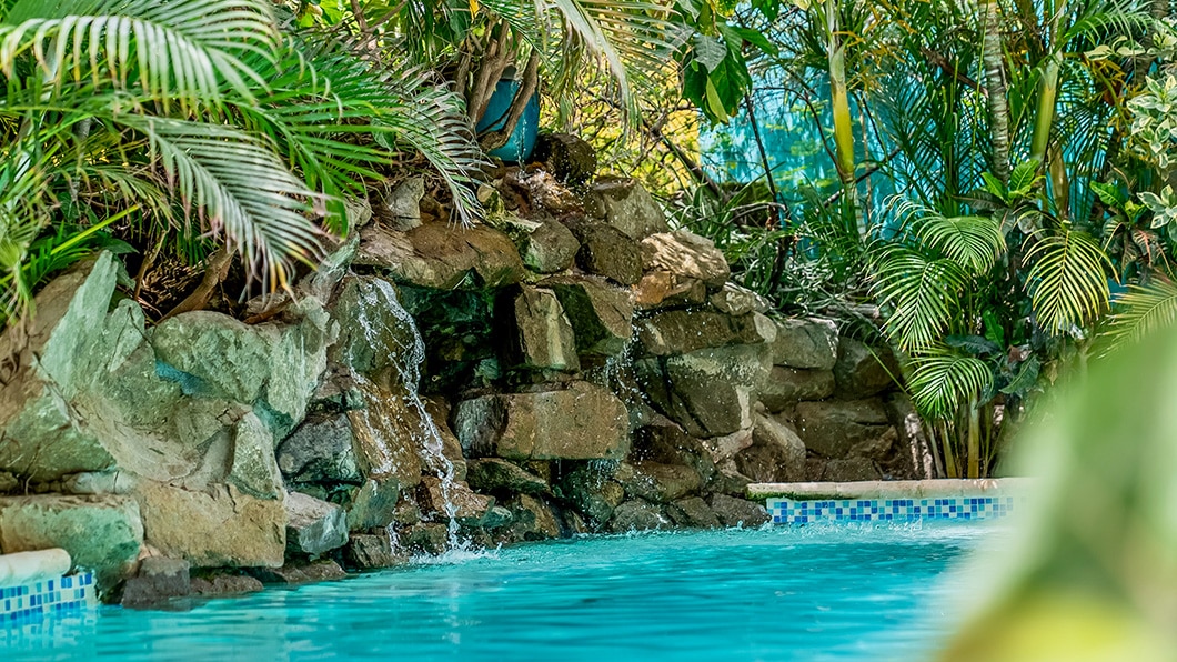 Pool waterfall
